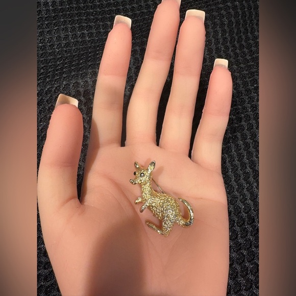 Cute Gold-Tone Kangaroo Animal Unisex Brooch Pin - Picture 3 of 8